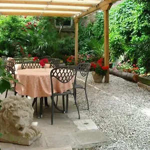 https://ca-due-leoni.hotelinveneto.com